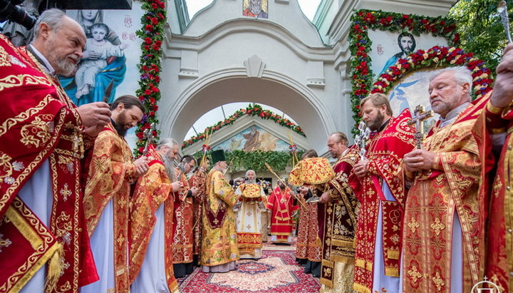 Предстоятель очолив престольне свято в Іллінській церкві на Подолі