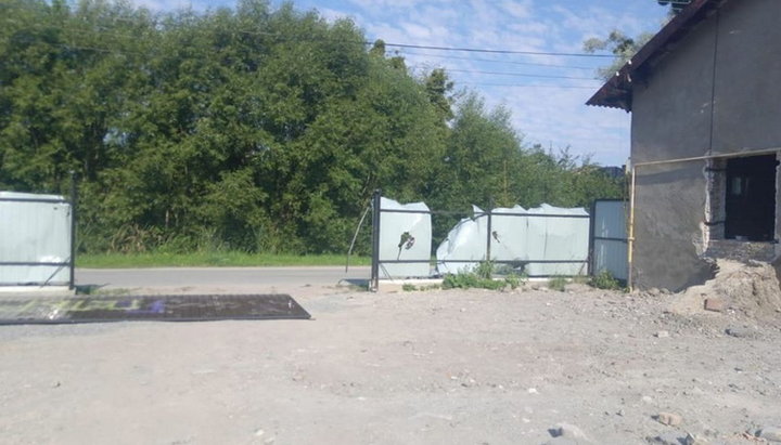 В УПЦ прокомментировали нападение на дом священника в Золочеве