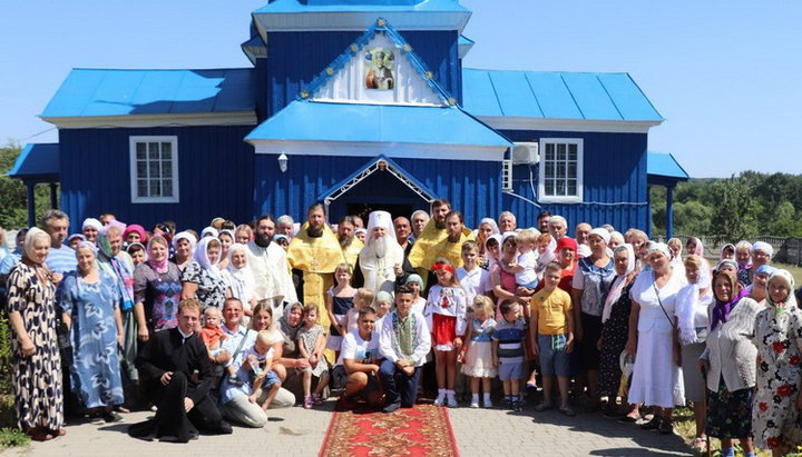 У селі Борисівка в храм повернули викрадену ікону Серафима Саровського