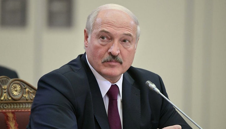 Lukashenko urges priests “to do their own job”, not politics