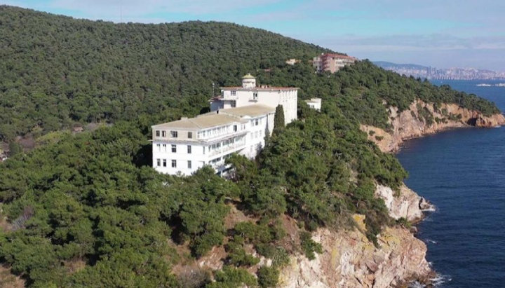 Σε ισλαμικό κέντρο θα μετατραπεί το νοσοκομείο της Σχολής της Χάλκης