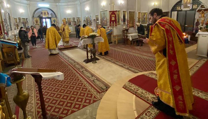 Ζορία: Έχω περισσότερο κόσμο στο ναό μου στη λειτουργία από τον πρωθιεράρχη