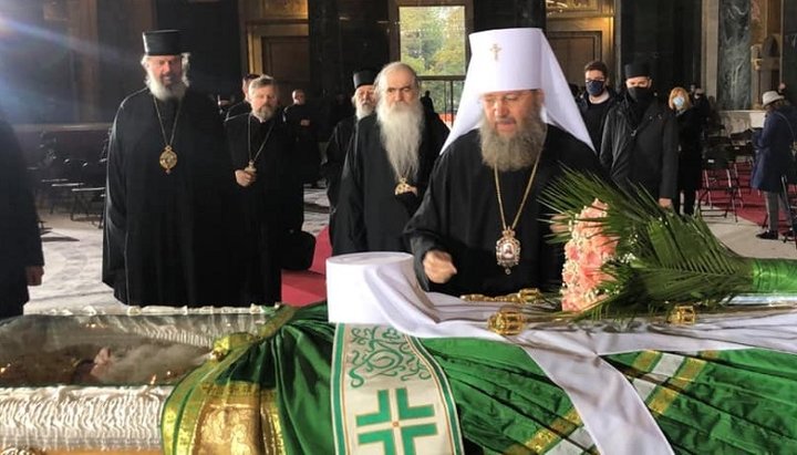 Керуючий справами УПЦ попрощався з Патріархом Іринеєм у Белграді