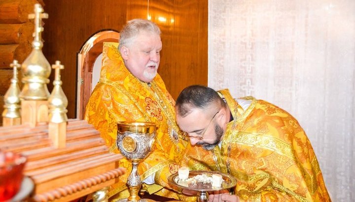 На Закарпатье опального клирика ПЦУ принял другой «епископ»