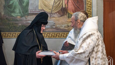Предстоятель УПЦ нагородив ігуменю Флорівського монастиря Києва