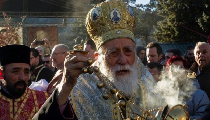 Ο Ιστός υπενθύμισε τα λόγια του Ντένεϊτς ότι Αλλάχ και Θεός είναι το ίδιο