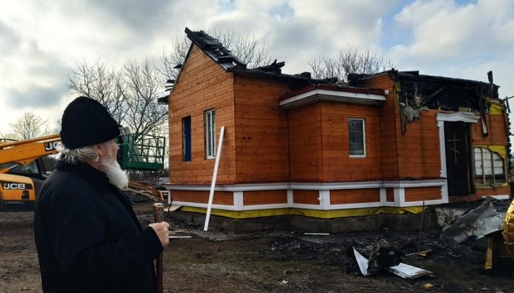 Віруючі УПЦ мають намір відновити потерпілий в пожежі храм в Копанках