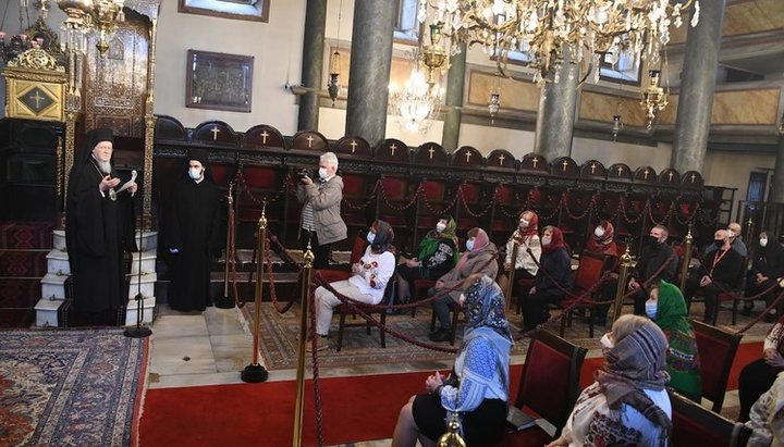 Глава Фанара радуется росту числа украинских паломников в Турцию