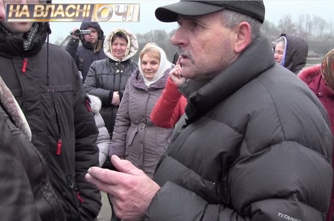 На власні очі. Громада УПЦ КП у Кутах влаштувала "незабутнє" свято до дня святого Миколая