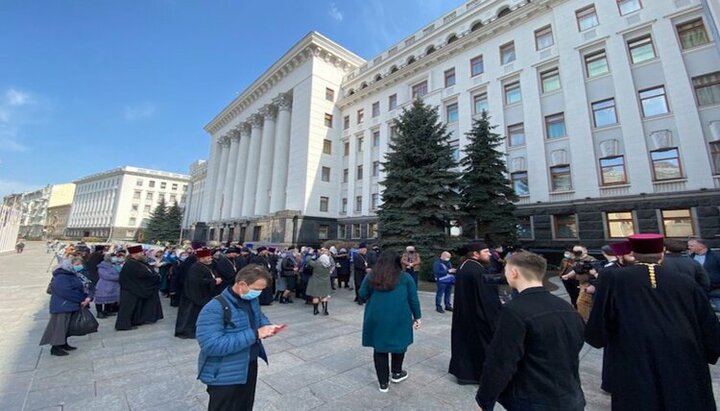 Звернення віруючих УПЦ до Президента не залишиться без уваги, – експерт