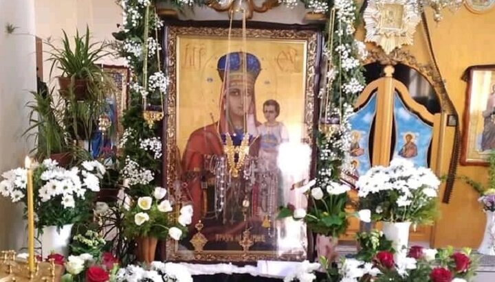 У монастирі Мукачівської єпархії УПЦ замироточила ікона Богородиці