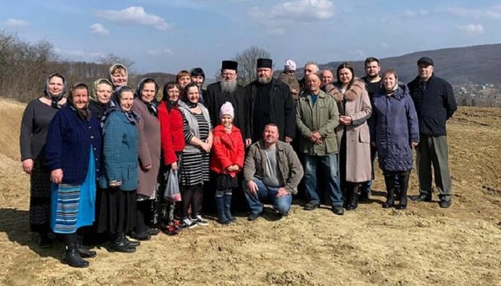 Гонимая община УПЦ в Червоной Диброве начинает строительство нового храма