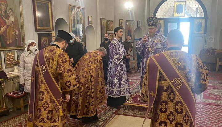 "Divine service" in the OCU Cathedral in Chernihiv. Photo: Eustratiy Zoria’s Facebook-page