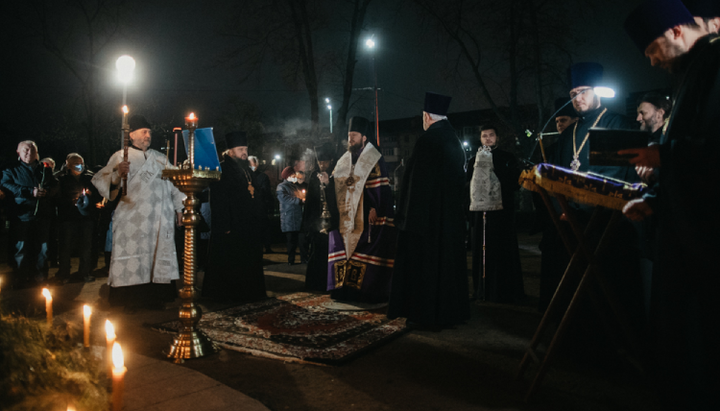 В Киеве совершили ночную панихиду к 35-летию Чернобыльской катастрофы