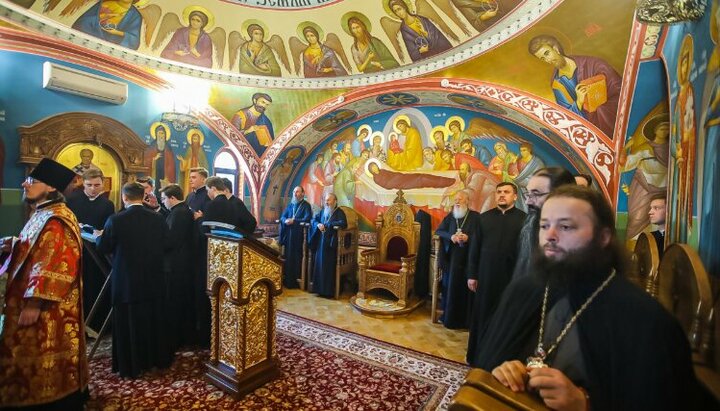 Священний Синод: У Почаївській лаврі відбудеться з’їзд чернецтва УПЦ