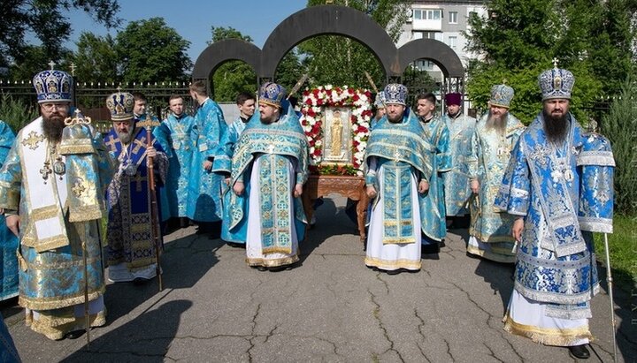 У Луганській єпархії пройшло свято ікони Богородиці «Луганська»