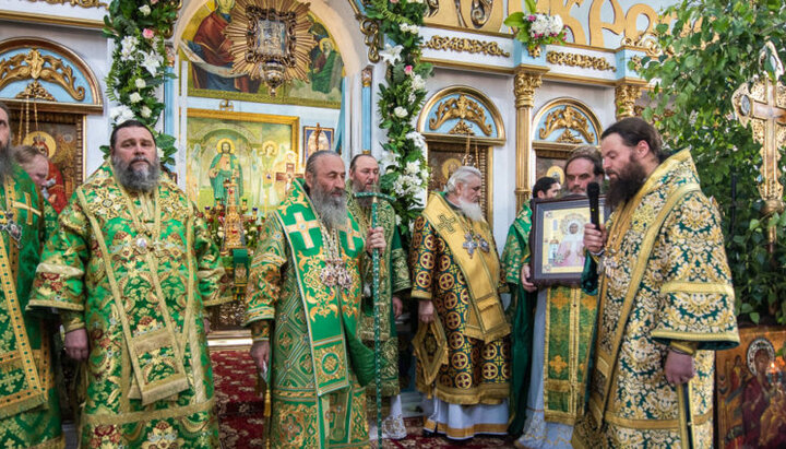 Primate of UOC officiates glorification of saints in Alexandria