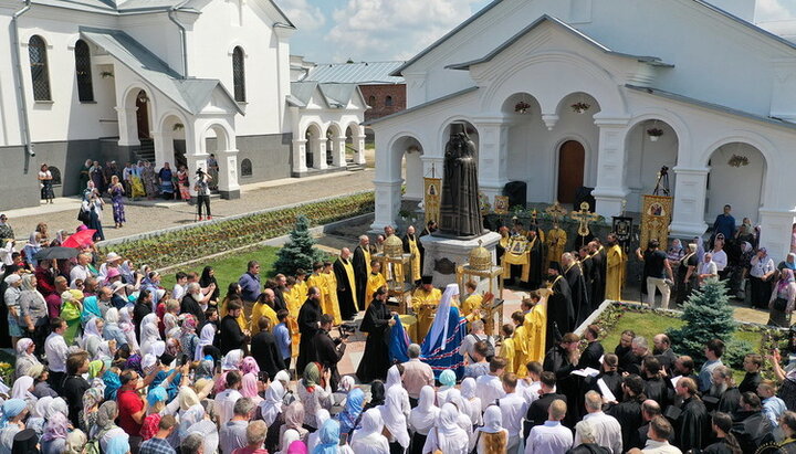 В Адамівці освятили пам’ятник святителю Іоанну Шанхайському