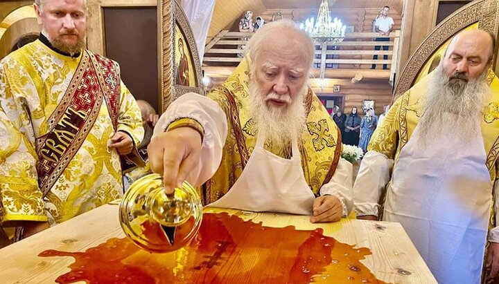 У Хустській єпархії освятили храм УПЦ на честь святих Жінок Мироносиць
