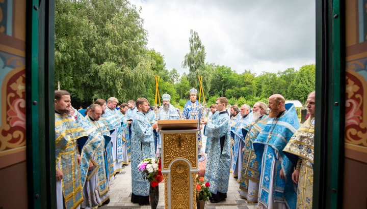 Ієрархи Ніжинської єпархії освятили храм Казанської ікони Божої Матері