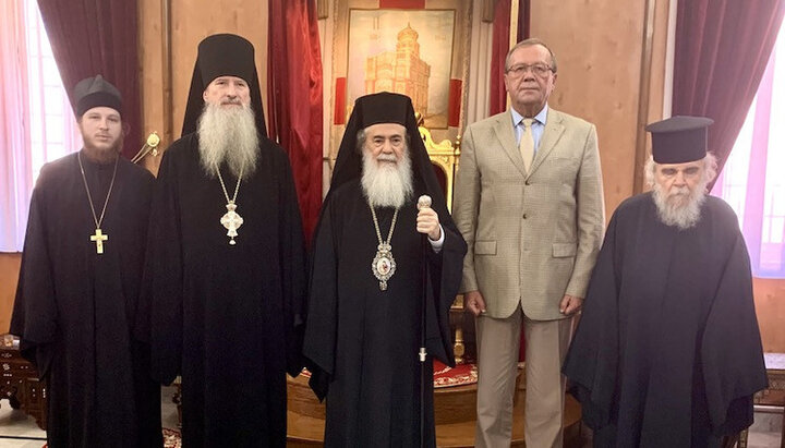 Patriarch Theophilos meets with the Russian Ambassador to Israel