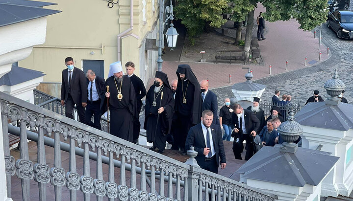 Служба главы Фанара в Ставропигии прошла практически без прихожан