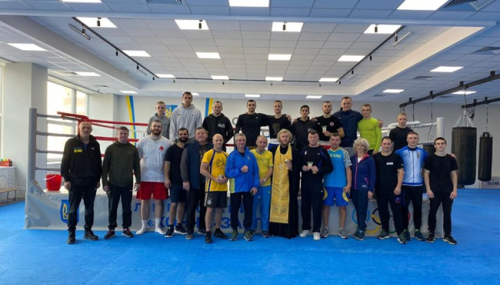 Священник УПЦ благословил боксеров сборной Украины на чемпионат мира