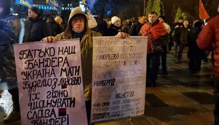 Πρεσβεία Ισραήλ καταδίκασε τα αντισημιτικά πανό στην πορεία του Μπαντέρα