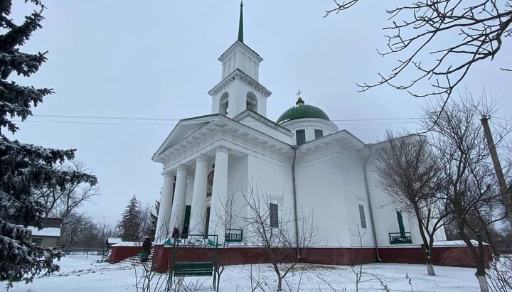 В Черкаській єпархії освятили храм у селі Гельмязів