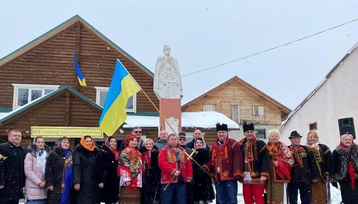 У селищі Ясіня кліриків УПЦ попросили відслужити літію на Гуцульському вічі