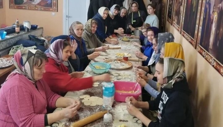 Ровенская епархия УПЦ помогает украинским воинам и мирным жителям