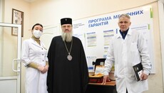 Митрополит Лука подарил дефибриллятор Запорожской инфекционной больнице