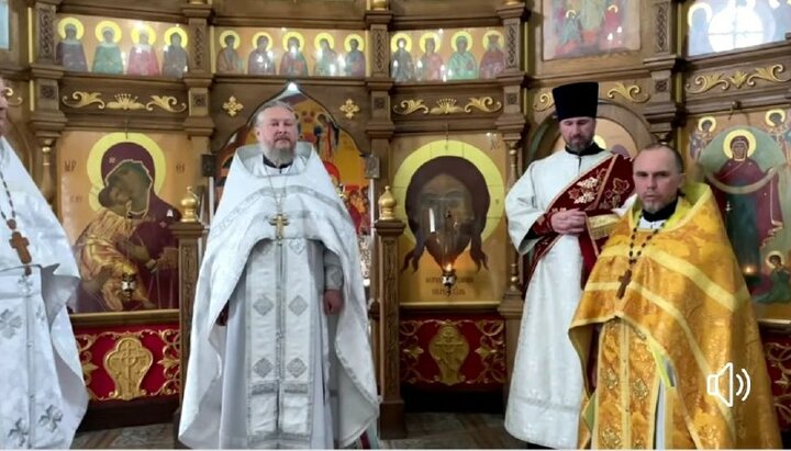 Верующие Покровского храма в Аджамке: Не отдадим наш храм ПЦУ