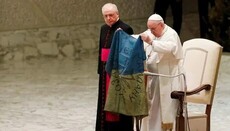 Папа римський заявив, що перед поїздкою до Києва має зустрітися з Путіним