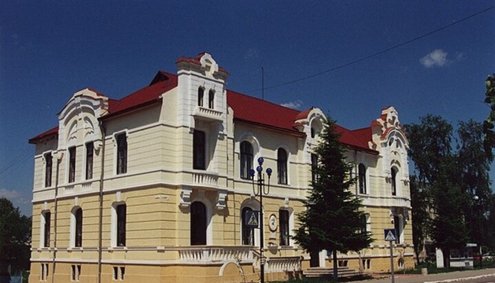 Депутаты Богородчанского поссовета Ивано-Франковской области запретили УПЦ