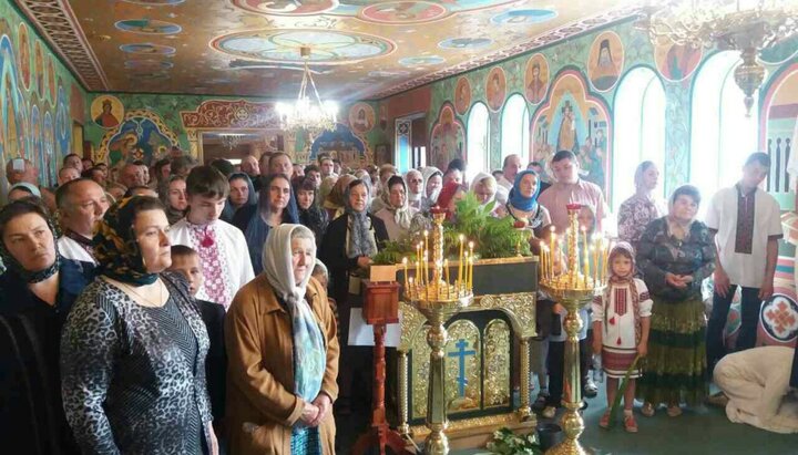 Прихожане УПЦ в Косове, которых мэр "отправляет" в РФ. Фото: сайт Ивано-Франковской епархии