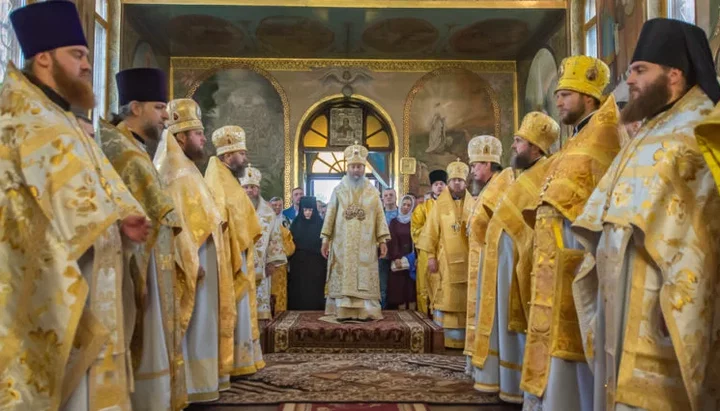 Предстоятель УПЦ совершил литургию и панихиду по погибшим в Бородянке