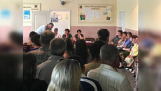 In Ivachkiv, OCU members "transfer" UOC believers during liturgy