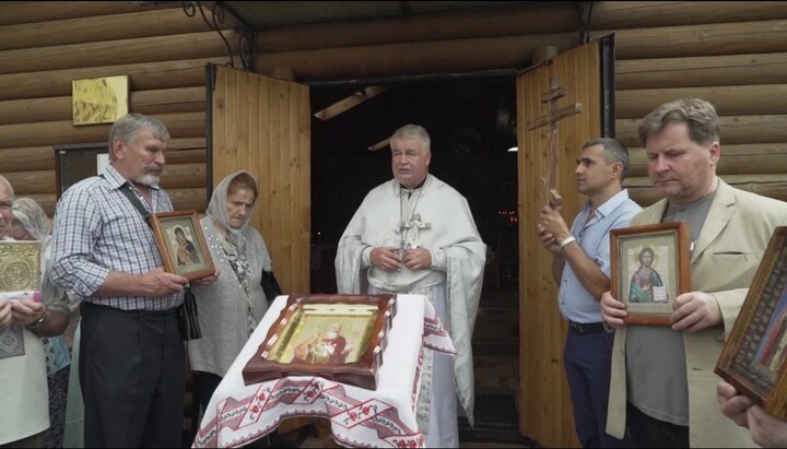UOC community in Lviv appeals to President over its "transfer" to OCU