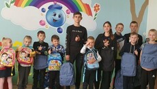 В Черновицкой епархии подарили детям 500 рюкзачков с канцтоварами