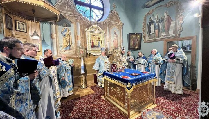Ієрарх УПЦ співслужив польському архієрею на літургії в Холмі