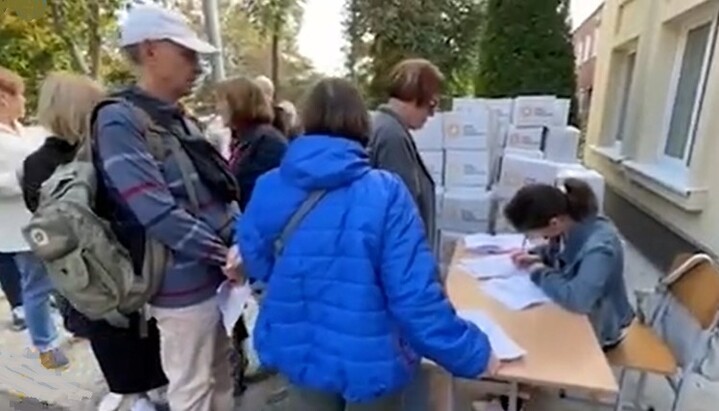 В Одессе при поддержке УПЦ переселенцам передали 300 продуктовых наборов