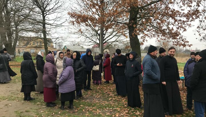 Активісти ПЦУ погрожували зарізати настоятеля в Переяславі та його матінку