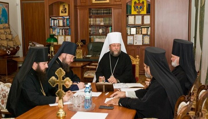 В Молдавской митрополии РПЦ ответили на призыв перейти в Румынскую Церковь