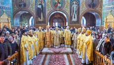 Предстоятель совершил литургию в Никольском храме Покровского монастыря