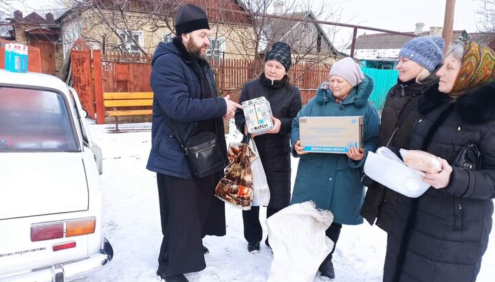 Волонтеры УПЦ передали на Донбасс очередную партию гуманитарной помощи