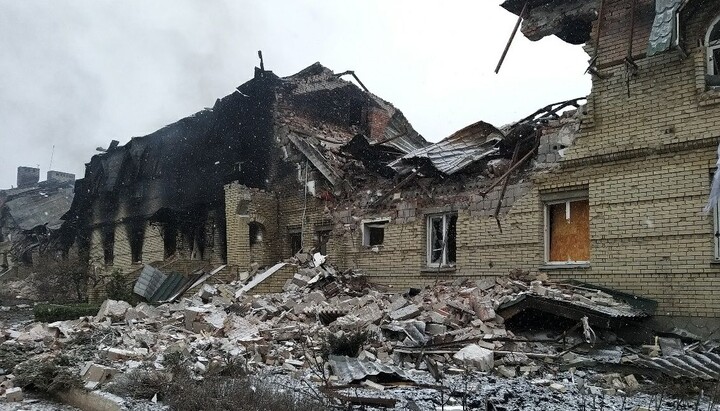 У Мережі з'явилося відео руйнувань Василівського монастиря на Донбасі