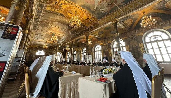 A meeting of the OCU "Bishops' Council" at the Refectory Church of the Lavra. Photo: Oleksandr Drabinko’s Facebook page