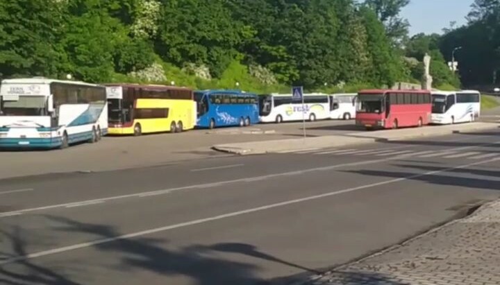 Buses with "extras" for the OCU. Photo: screenshot of the video of the Myriany Telegram channel