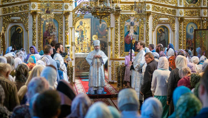 Блаженніший Митрополит Онуфрій на літургії у Флорівському монастирі. Фото: news.church.ua